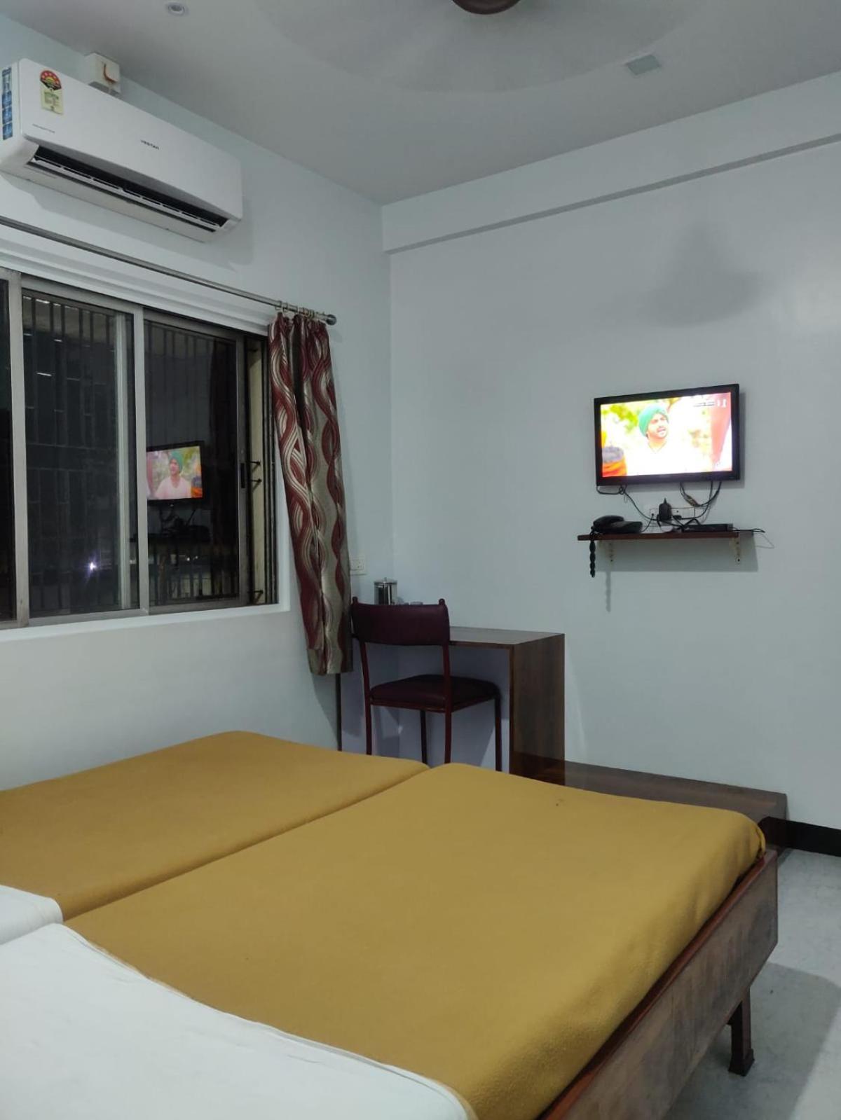 Hotel Parth Residency Колхапур Екстериор снимка