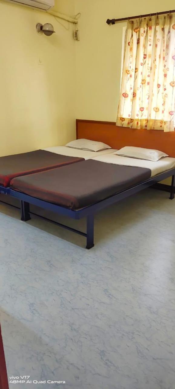 Hotel Parth Residency Колхапур Екстериор снимка
