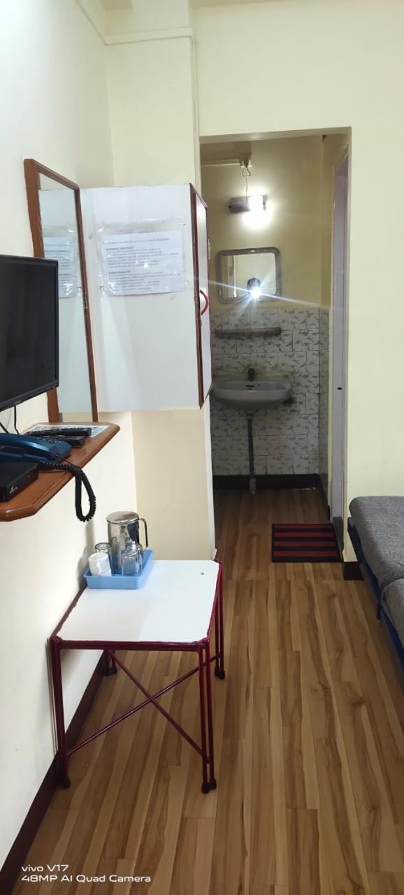 Hotel Parth Residency Колхапур Екстериор снимка