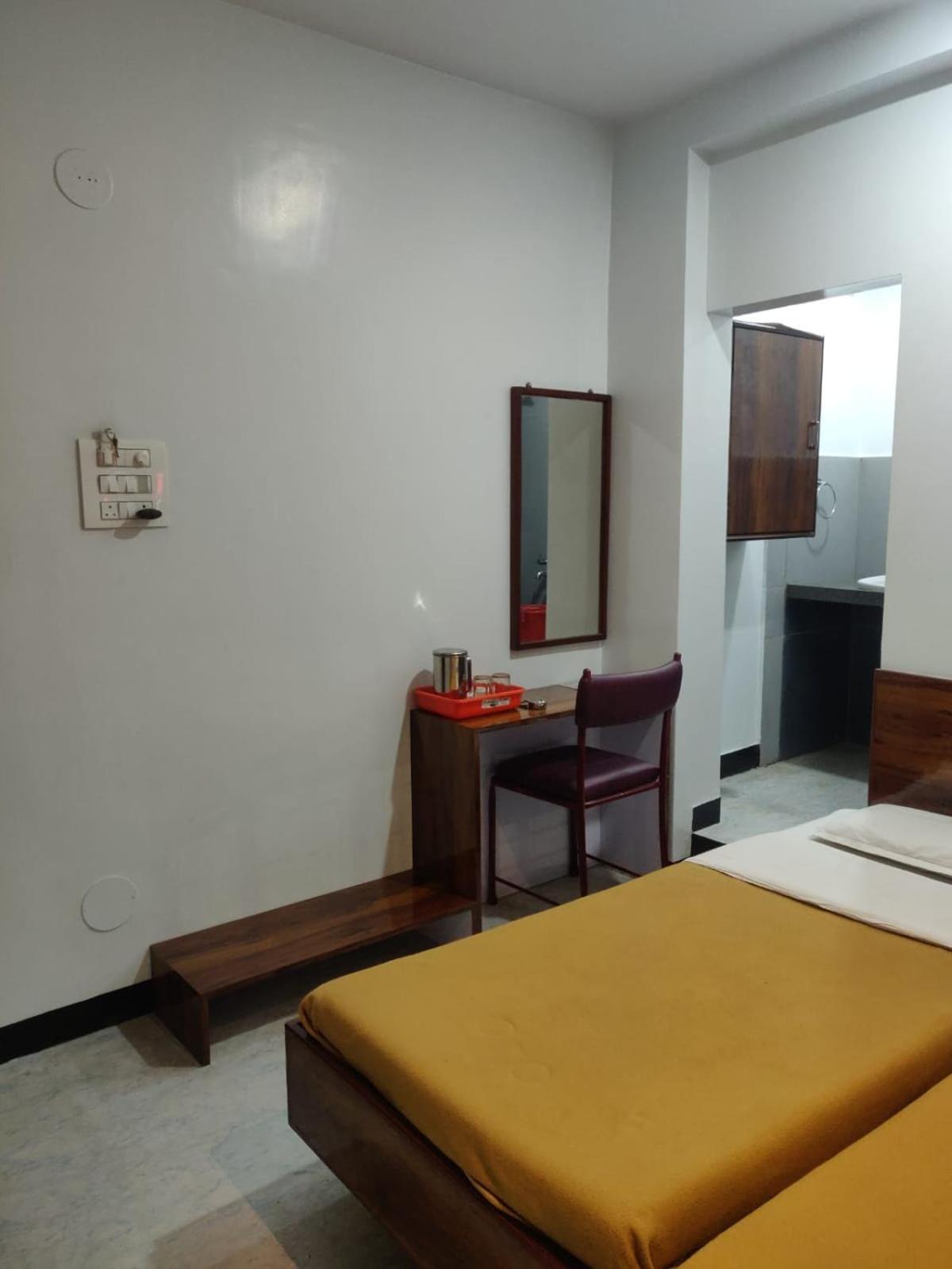 Hotel Parth Residency Колхапур Екстериор снимка