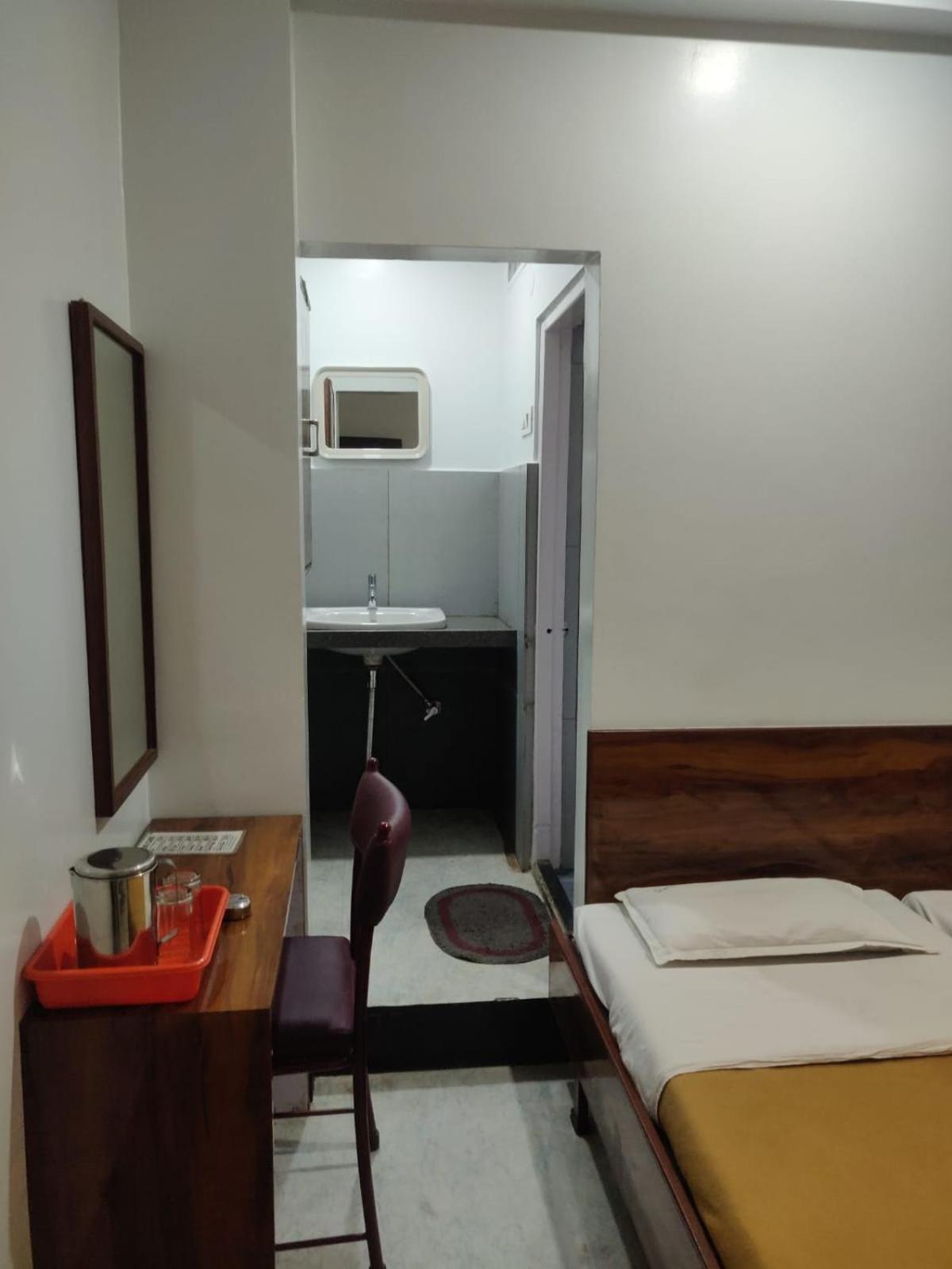Hotel Parth Residency Колхапур Екстериор снимка