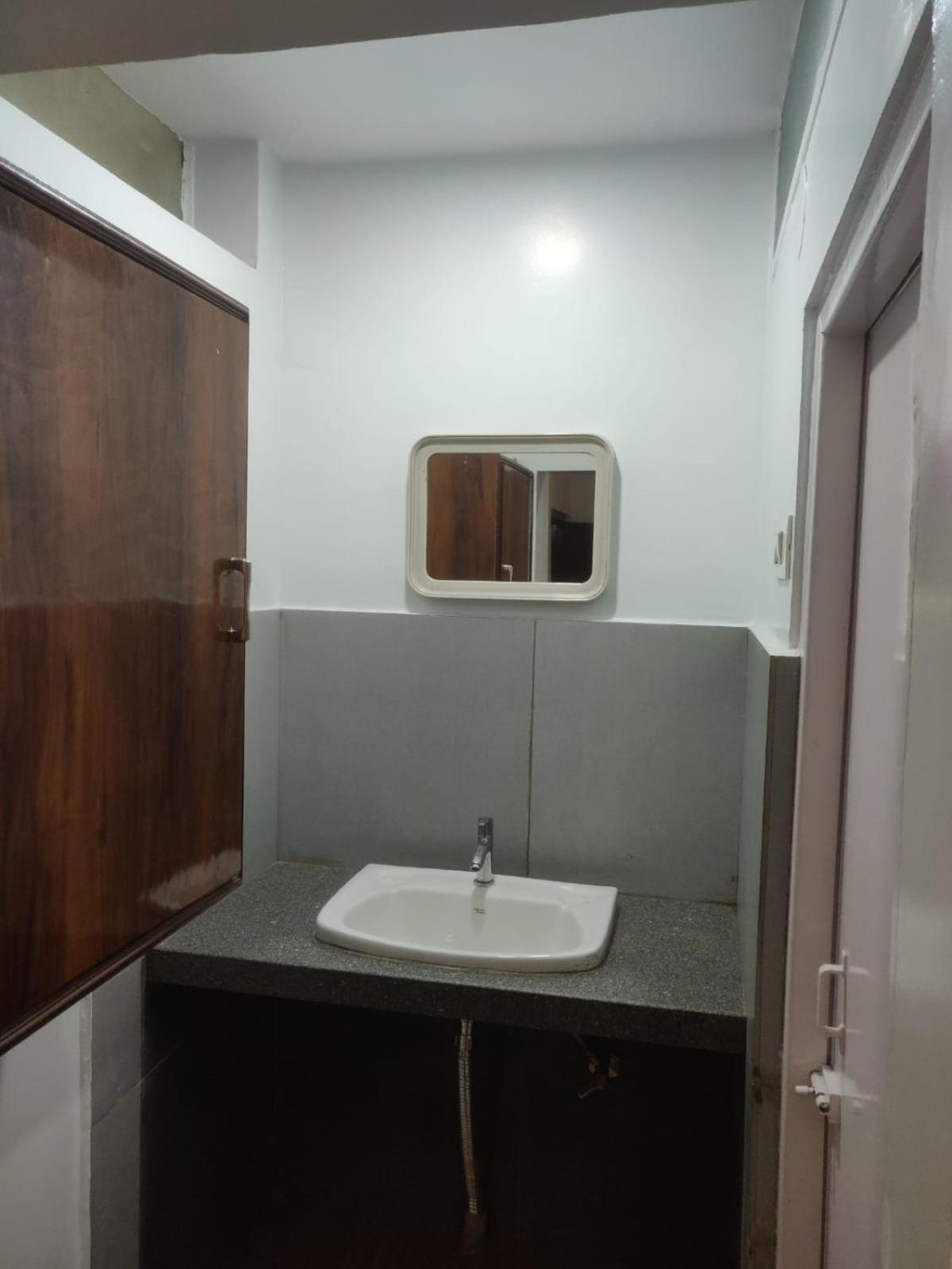Hotel Parth Residency Колхапур Екстериор снимка